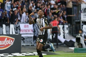  尼姆中场拦截能力突出，法甲绞肉机战术成效显著