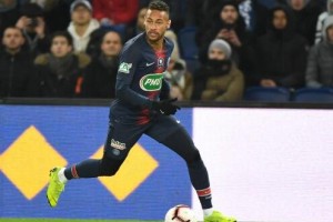  罗马中场大将重伤赛季报销牵动球迷心  