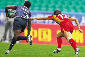  欧塞尔主场雨战激情四射，湿滑场地催生意外进球连连