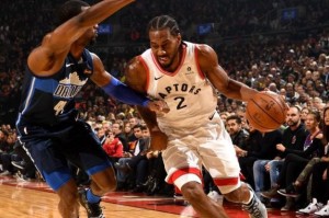  拉文扣篮盛宴公牛主场力克东部猛龙队