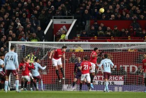  热刺锋线集体哑火，狼队零封对手跃升至前十  