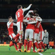  阿森纳防线失误造致命失球  