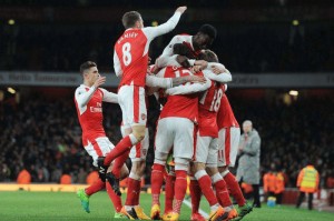  阿森纳防线失误造致命失球  