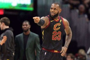  詹姆斯全能发挥，湖人加时险胜掘金夺连胜