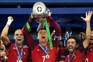  布克末节独得十八分，太阳客场力克卫冕冠军