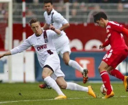  柏林联合防守固若金汤，德甲升班马书写传奇篇章