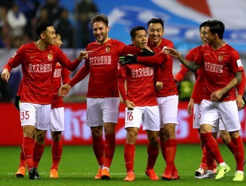  法兰克福双线作战承压，轮换阵容仍取宝贵平局