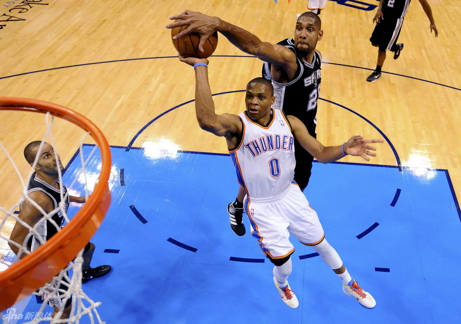  掘金凭借团队篮球登顶西部，约基奇MVP呼声高涨